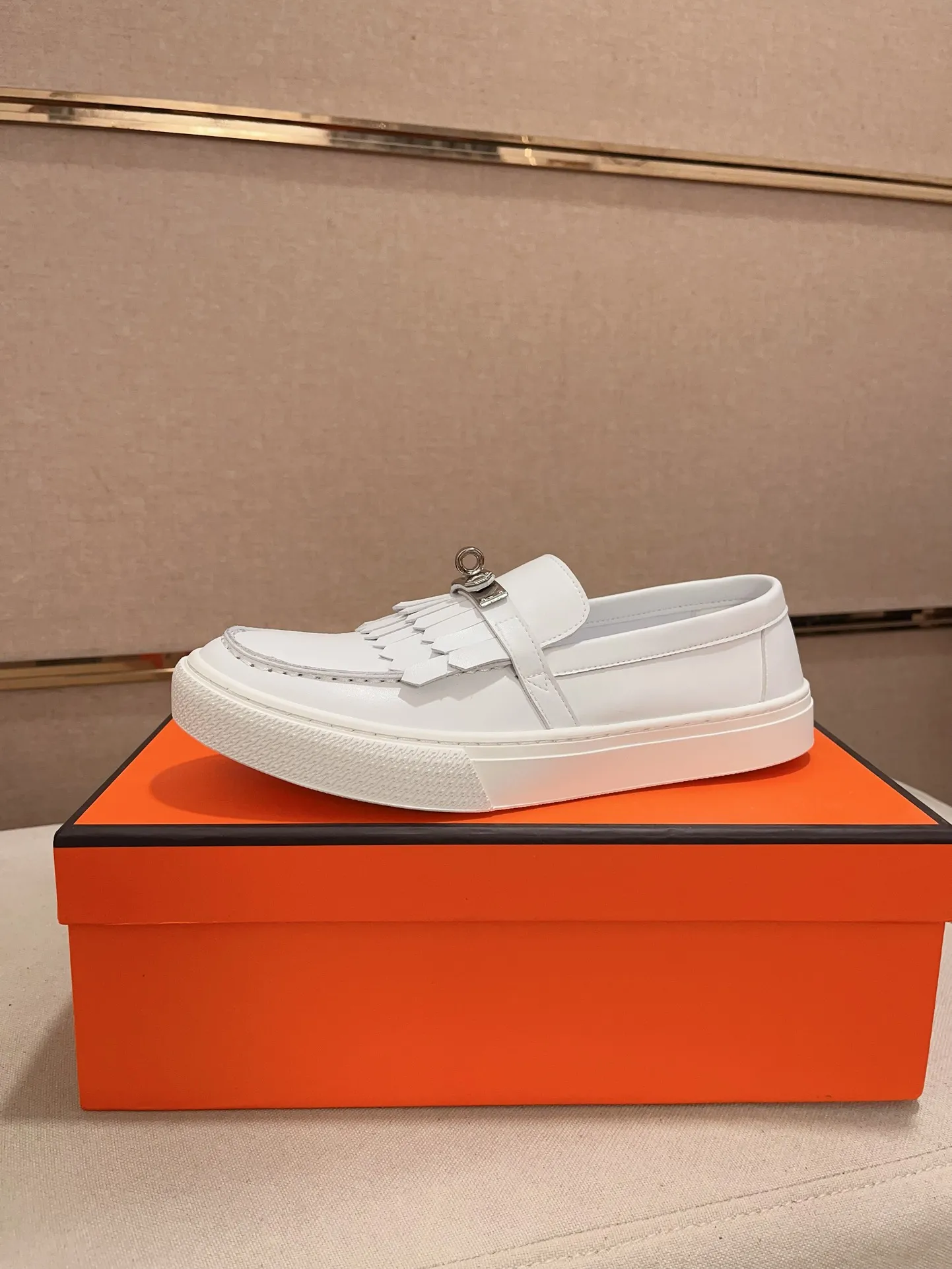 Men's clothing and shoes💰: 420💰《HERMES》【Classic Original Version】Hermès; Top 🔝 Purchasing Agency 🔍🔍Men's latest 🇺🇸 counter sales simultaneously, original ▲▲cowhide imported from Italy ▲▲Exquisite workmanship (Italian 🇮🇹Imported water-dyed 🐂cowhide lining) sole: original sole provided by the original factory, ⚠️exclusive double-layer activity·TPR·rubber·combined molded outsole; Code number: 38-44 (45/46 can be customized, non-refundable)